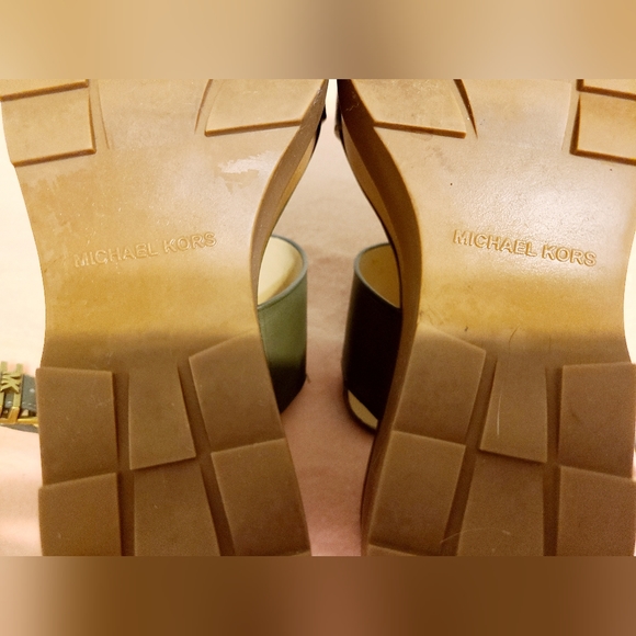 MICHAEL KORS sz 8.5 - Picture 5 of 14